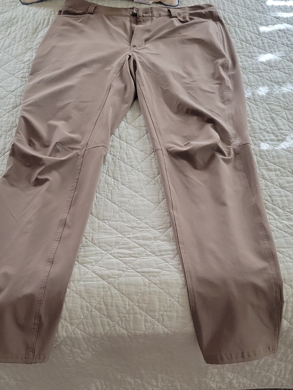 Under Armour Men's Chinos in Taupe